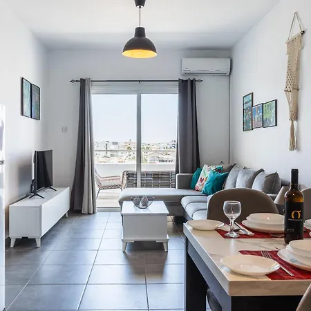 Solana 2-bedroom Apartman Lárnaka
